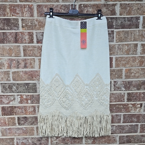 Tory Burch Gabriel  Cream skirt NWT Size 2 - Picture 2 of 4
